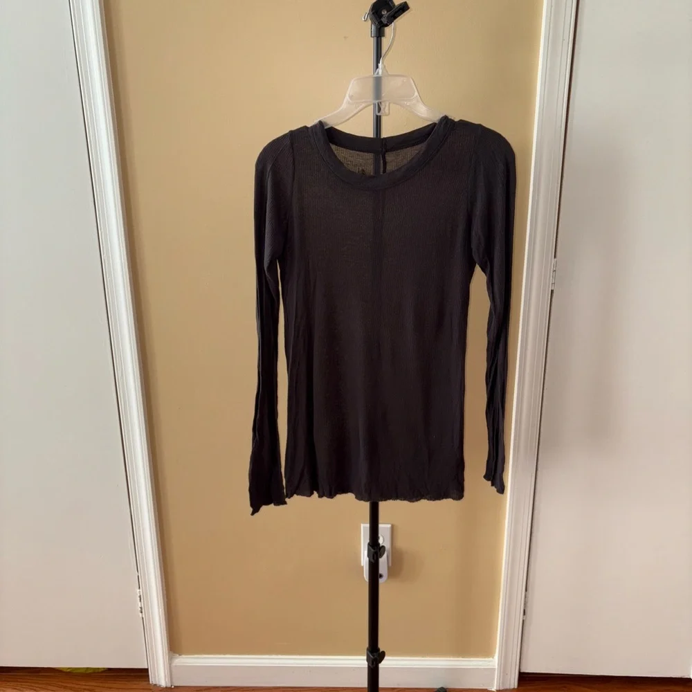 Olmar and Mirta Charcoal Top - Picture 2 of 7